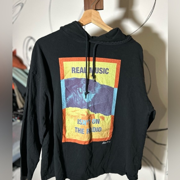 Tops - Rodeo Crowns Real Music Isn’t On The Radio Graphic Black Sweatshirt, Med Flawed
